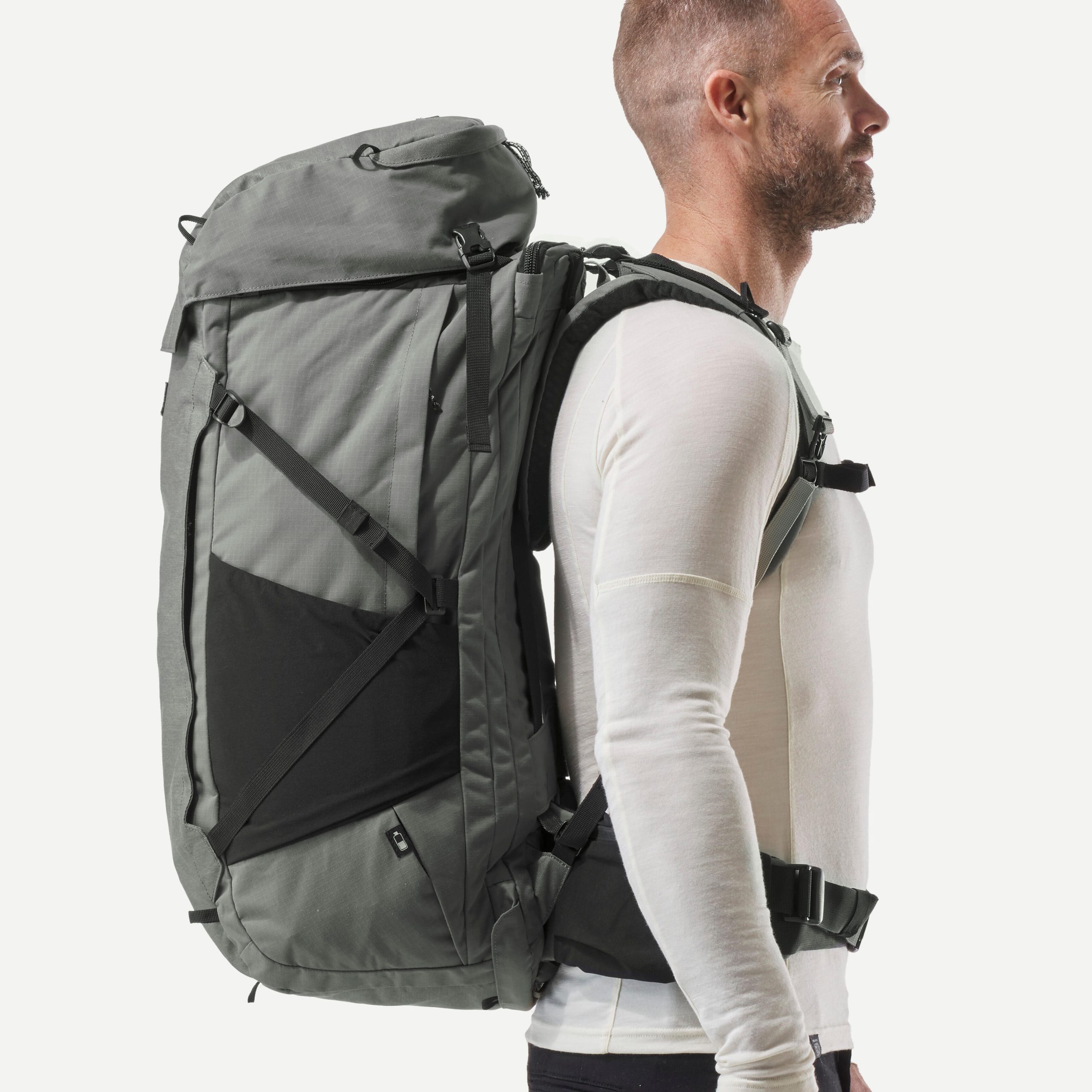 decathlon-zaino-viaggio-199lrz-1.jpg Zaino trekking uomo TRAVEL 900 70+6L kaki - immagine 1