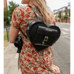 Dr Martens Borsa Zaino Kiev a forma di Cuore AC807033 Black Abbigliamento Mediterraneo