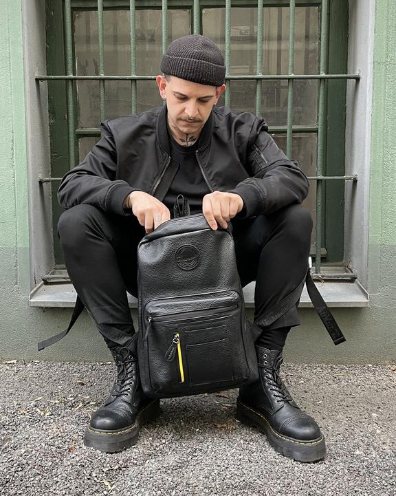 dr-martens-zaino-527hsd-1.jpg ZAINO IN MORBIDA PELLE MILLED NAPPA di colore Nero | Dr. Martens - immagine 1