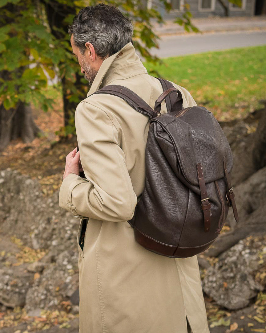 zaino-uomo-in-pelle-056rco-1.jpg Sach | Zaino in pelle martellata da uomo per viaggi | Velasca - immagine 1